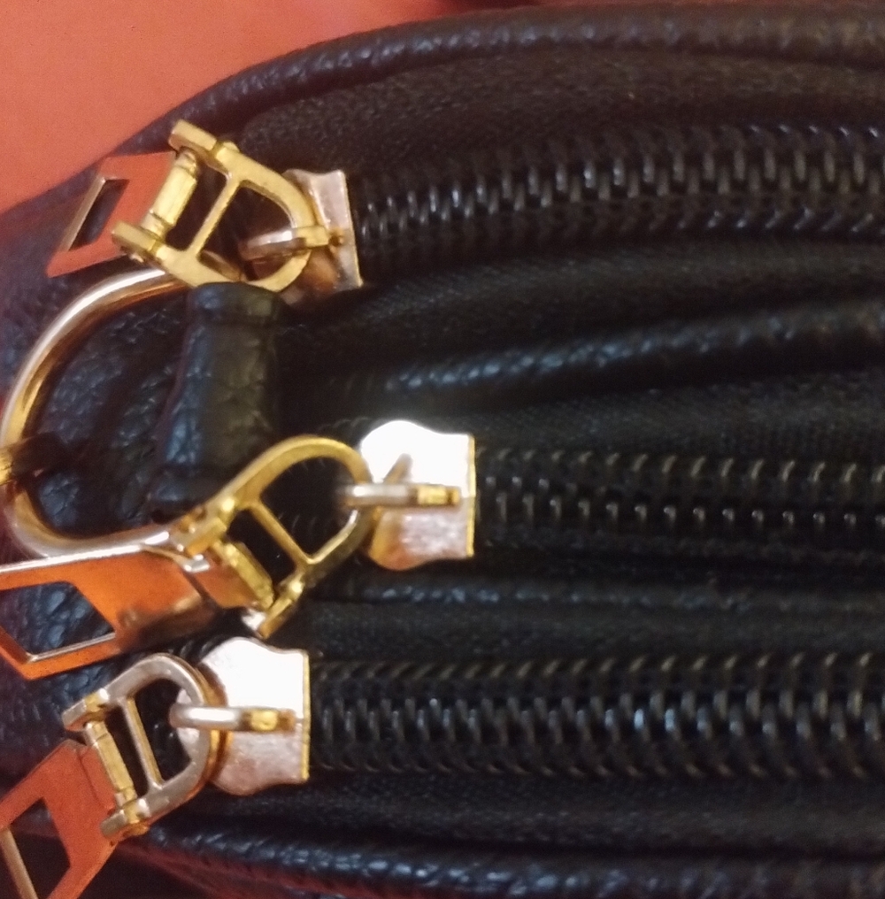 Dior Pouch And Black Quilted Crossbody Bag - Picture 4 of 10